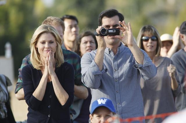 Still of Julie Bowen and Ty Burrell in Moderni seima (2009)