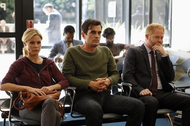 Still of Julie Bowen, Ty Burrell and Jesse Tyler Ferguson in Moderni seima (2009)