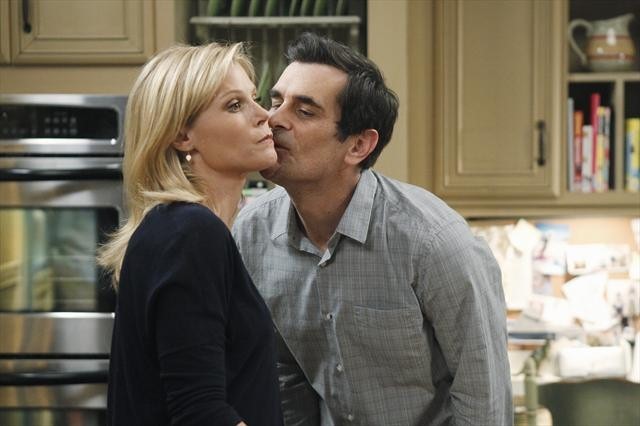 Still of Julie Bowen and Ty Burrell in Moderni seima (2009)