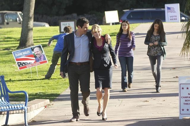 Still of Julie Bowen, Ty Burrell, Sarah Hyland, Ariel Winter and Nolan Gould in Moderni seima (2009)