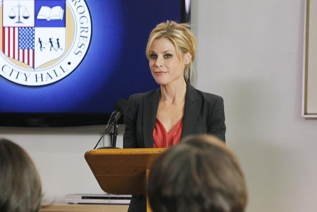 Still of Julie Bowen in Moderni seima (2009)