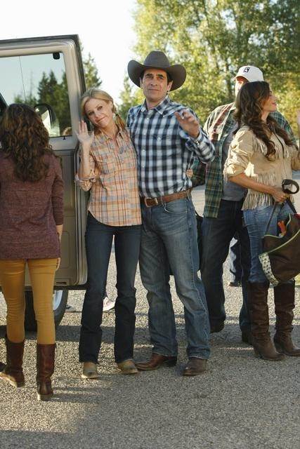 Still of Julie Bowen, Ty Burrell and Sarah Hyland in Moderni seima (2009)