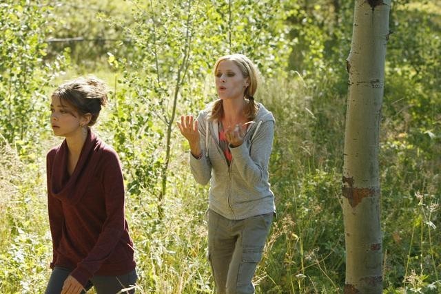 Still of Julie Bowen and Sarah Hyland in Moderni seima (2009)