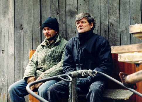 Still of Jacek Braciak and Henryk Golebiewski in Edi (2002)