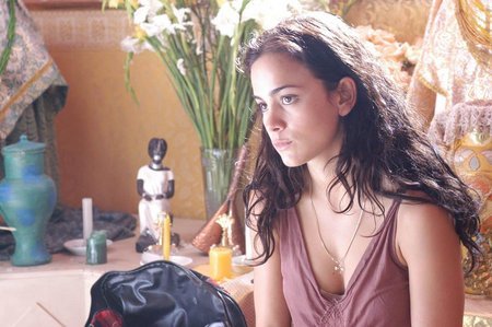 Alice Braga in Sólo Dios sabe (2006)