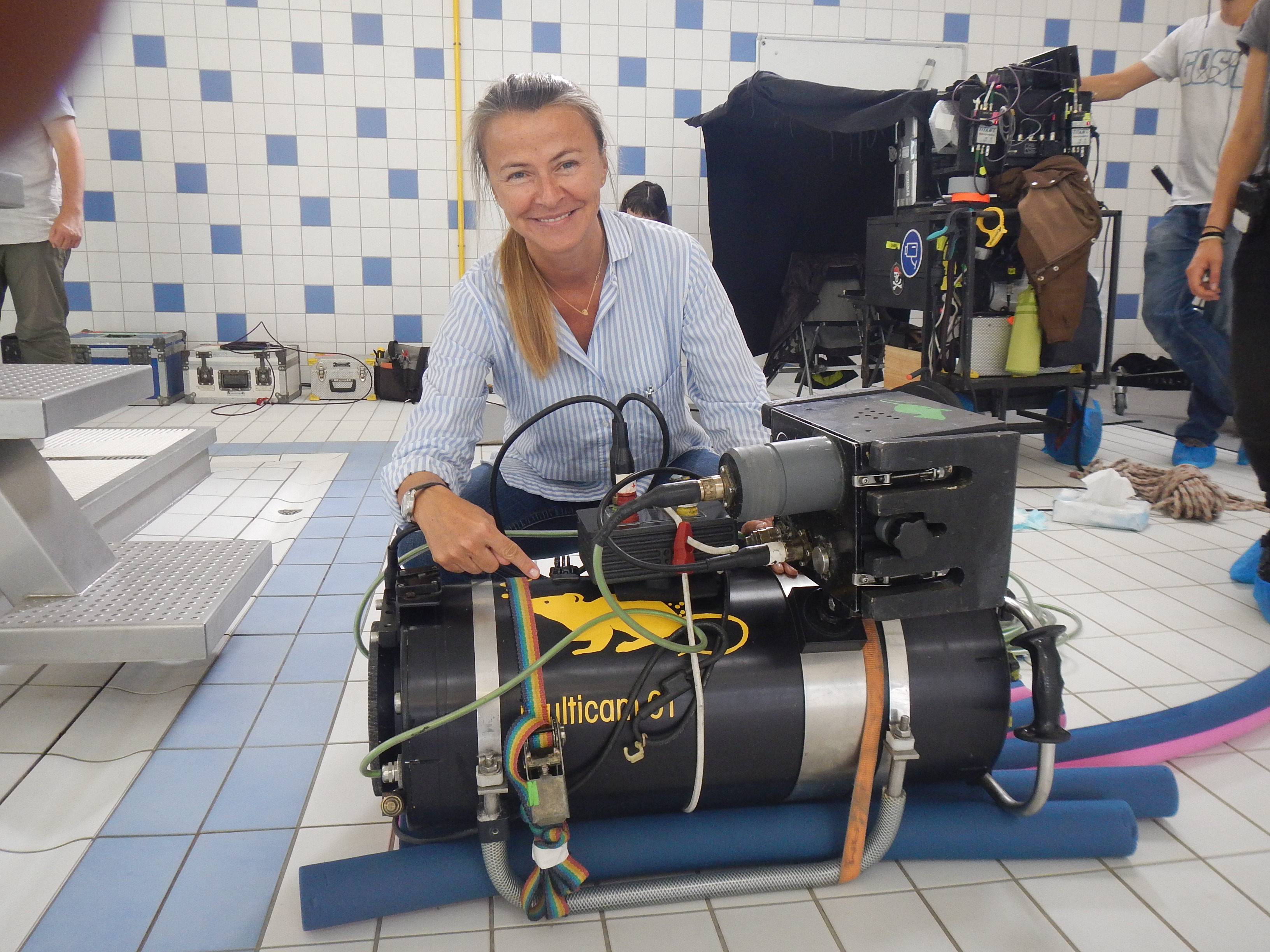 Shooting underwater sequence on the series DISPARUE with Roland Savoye