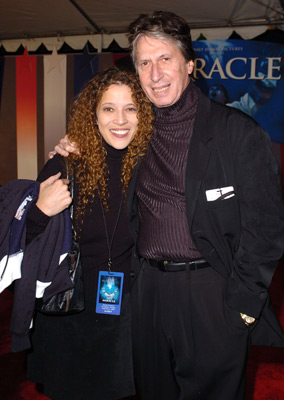 Tai Babilonia and David Brenner at event of Miracle (2004)
