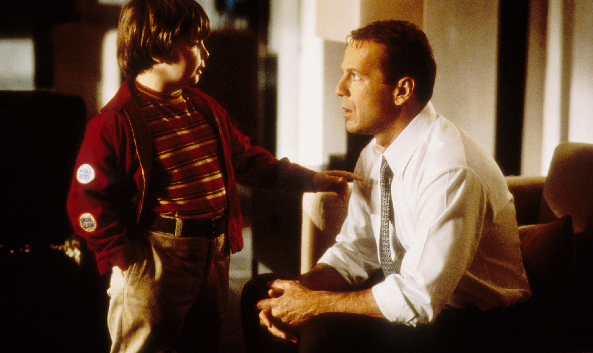 Still of Bruce Willis and Spencer Breslin in The Kid (2000)