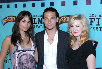 Jordana Brewster, Ashley Johnson and Gregory Smith at event of Nearing Grace (2005)