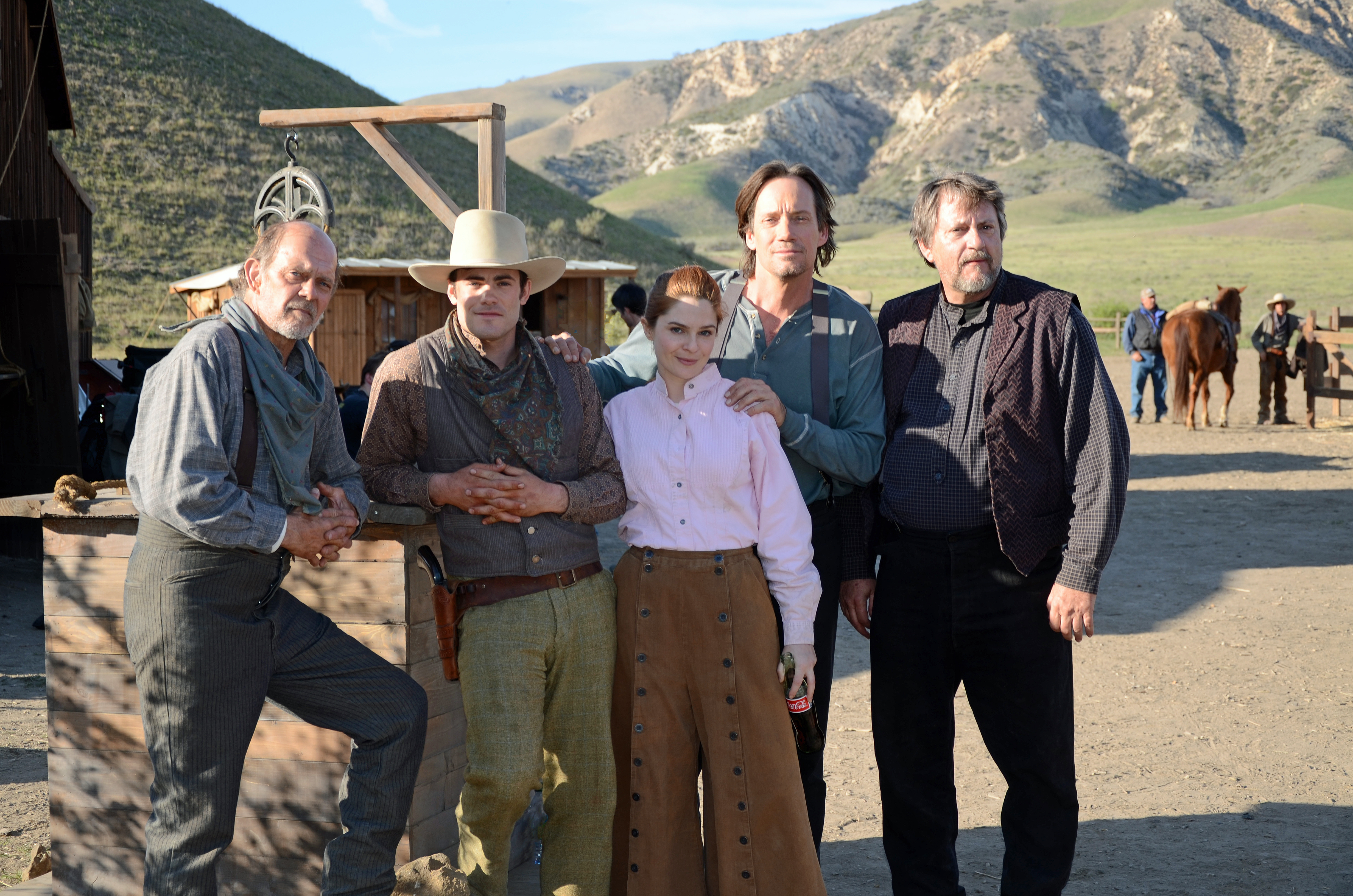 Dave Florek, Wes Brown, Shannon Lucio, Kevin Sorbo, and Stephen Bridgewater in Shadow on the Mesa, 2013