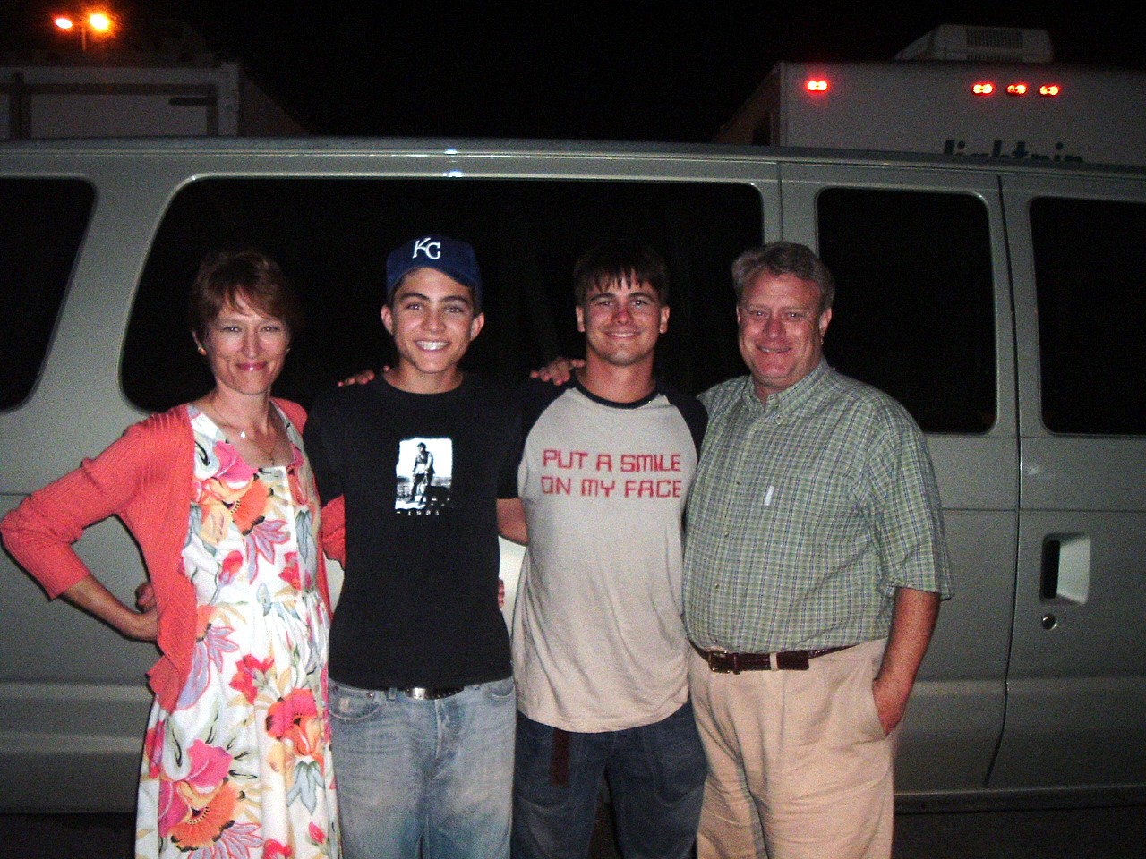 Kevin Brief with his 'sons', Jason Ritter & Reiley McClendon on LENEXA, 1 MILE