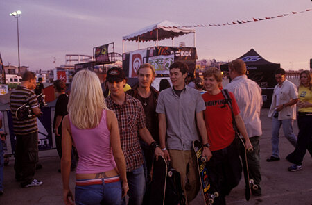 (l-r) VINCE VIELUF, JOEY KERN, ADAM BRODY and MIKE VOGEL check out a passing girl
