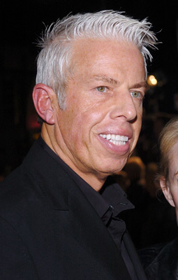 Cary Brokaw at event of Closer (2004)