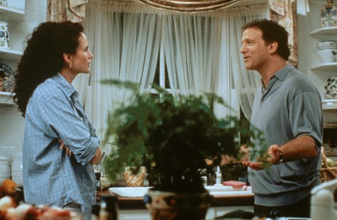 Still of Andie MacDowell and Albert Brooks in The Muse (1999)