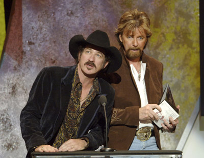 Kix Brooks and Ronnie Dunn at event of 2005 American Music Awards (2005)