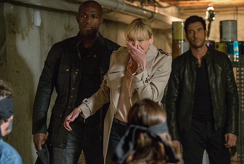 Still of Toni Collette, Dylan McDermott and Billy Brown in Hostages (2013)