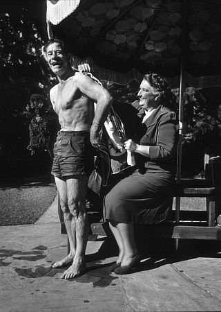 Joe E. Brown and wife Kathryn at home in Los Angeles.