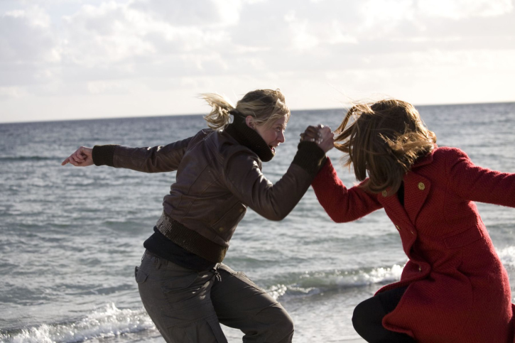 Still of Lorna Brown and Trine Dyrholm in Lille soldat (2008)