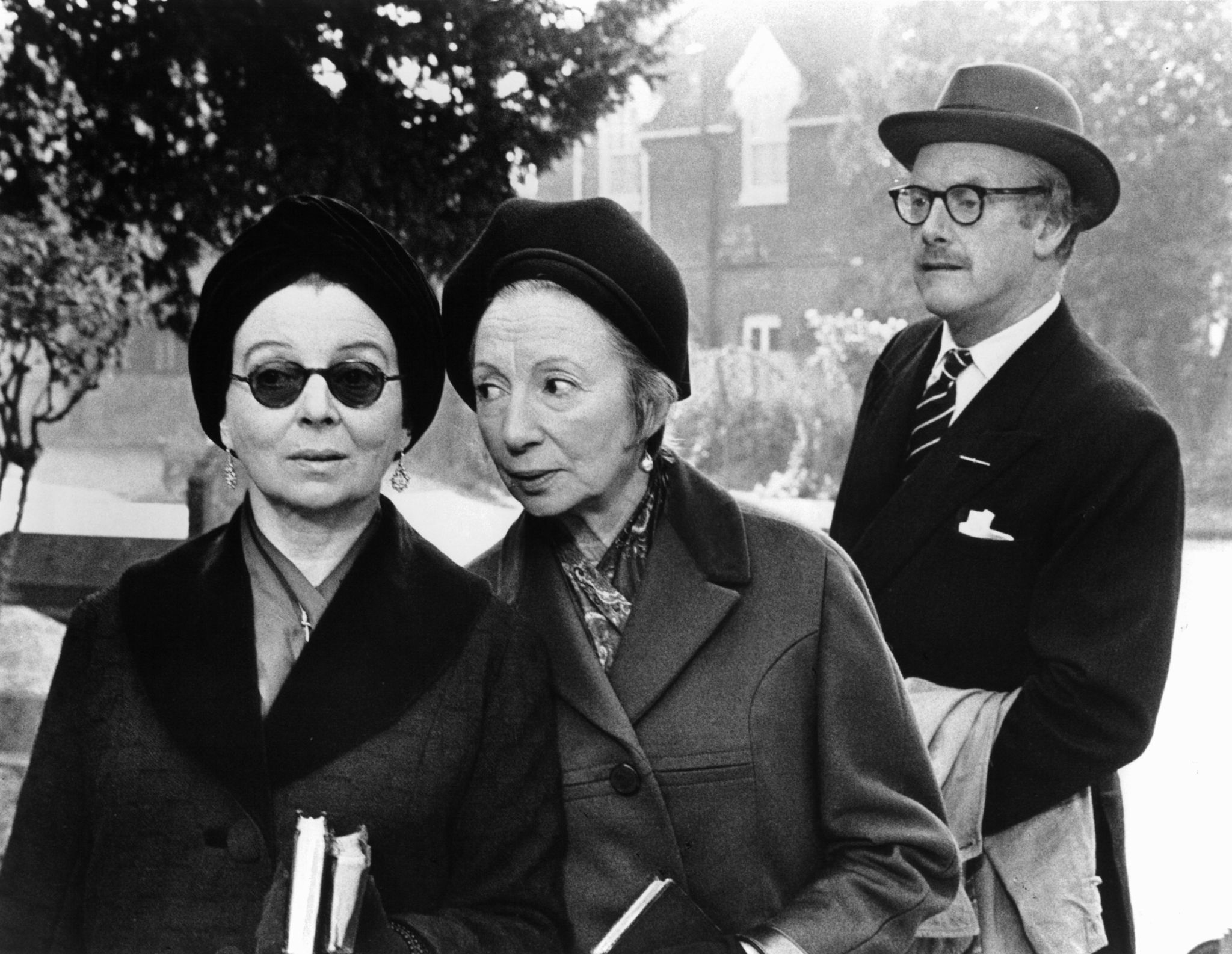 Still of Jean Anderson, Pamela Brown and Graham Crowden in The Night Digger (1971)