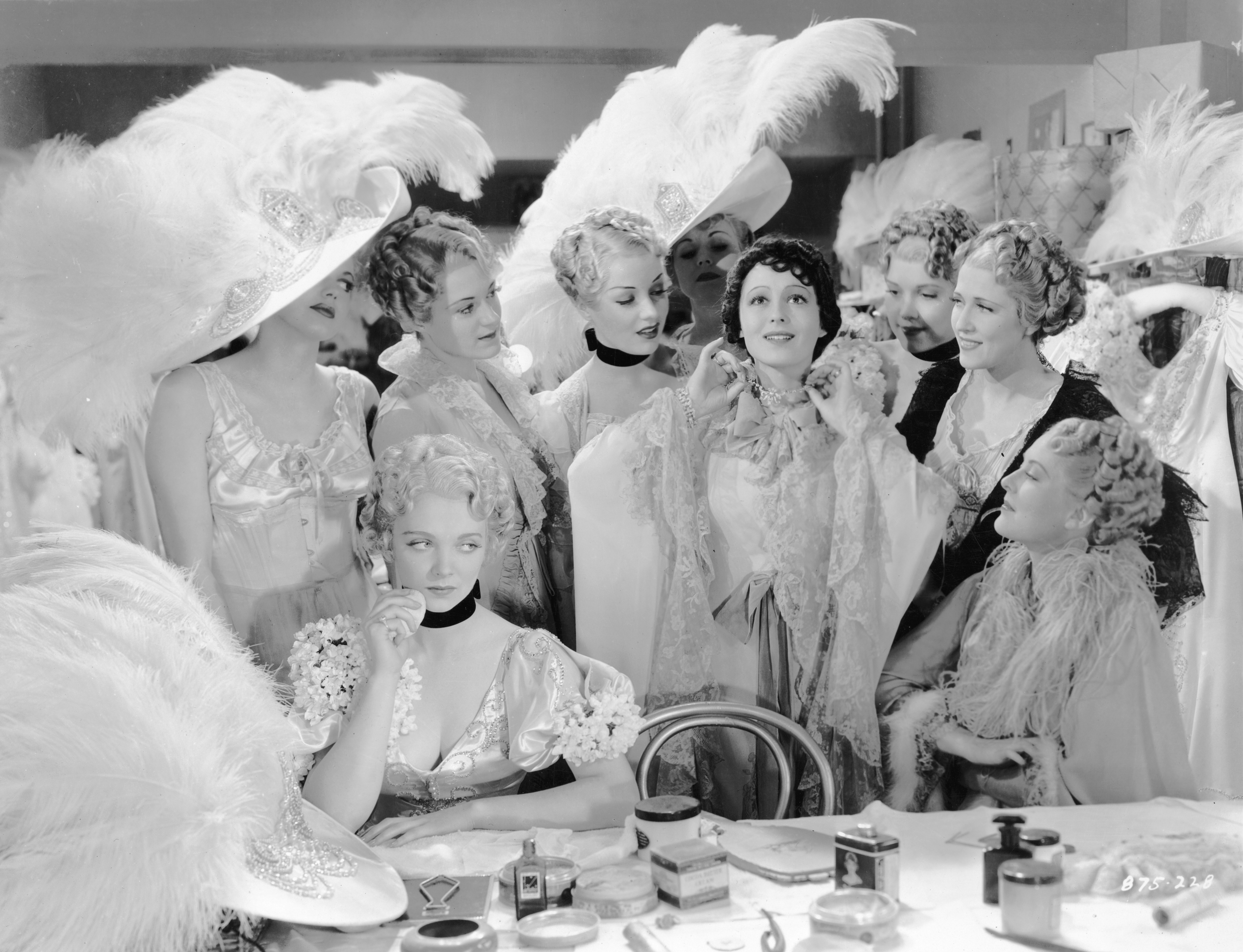 Still of Virginia Bruce and Luise Rainer in The Great Ziegfeld (1936)