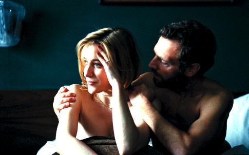 Still of Valeria Bruni Tedeschi and Stéphane Freiss in 5x2 (2004)