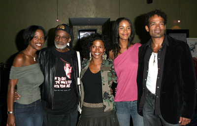 Nia Long, Mario Van Peebles, Karimah Westbrook, Joy Bryant and Melvin Van Peebles at event of How to Get the Man's Foot Outta Your Ass (2003)