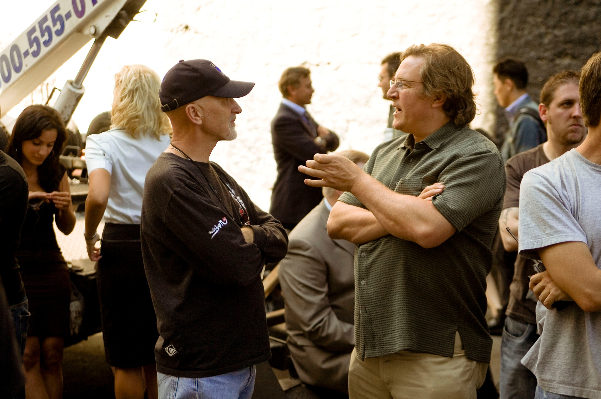 Still of Ian Bryce and Lorenzo di Bonaventura in Transformers (2007)