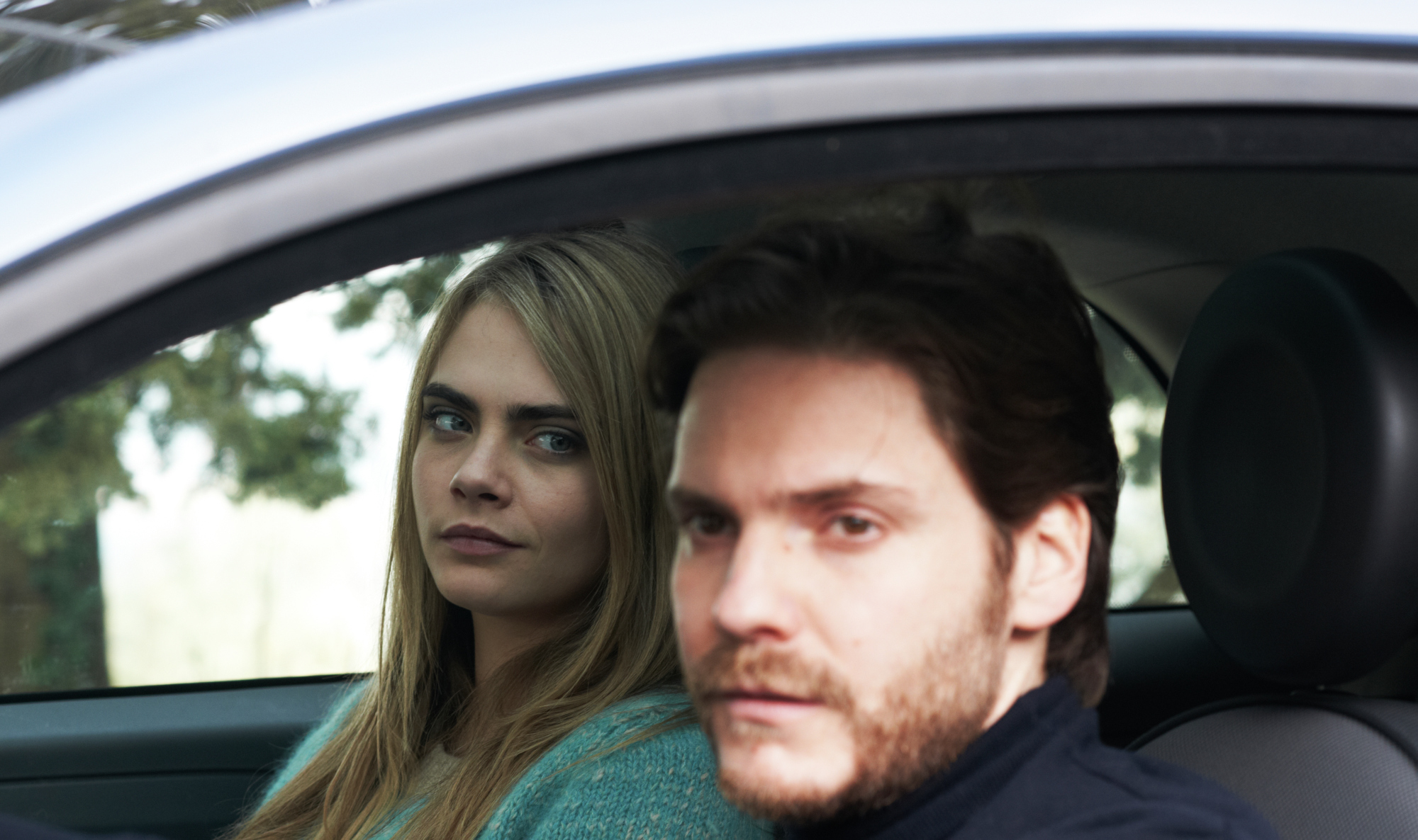 Still of Daniel Brühl and Cara Delevingne in The Face of an Angel (2014)
