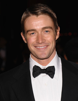 Robert Buckley