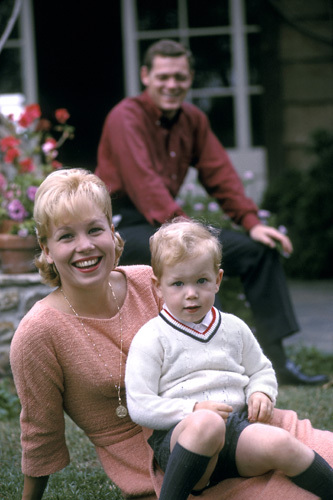 Joyce Bulifant with her son Charles and husband James MacArthur