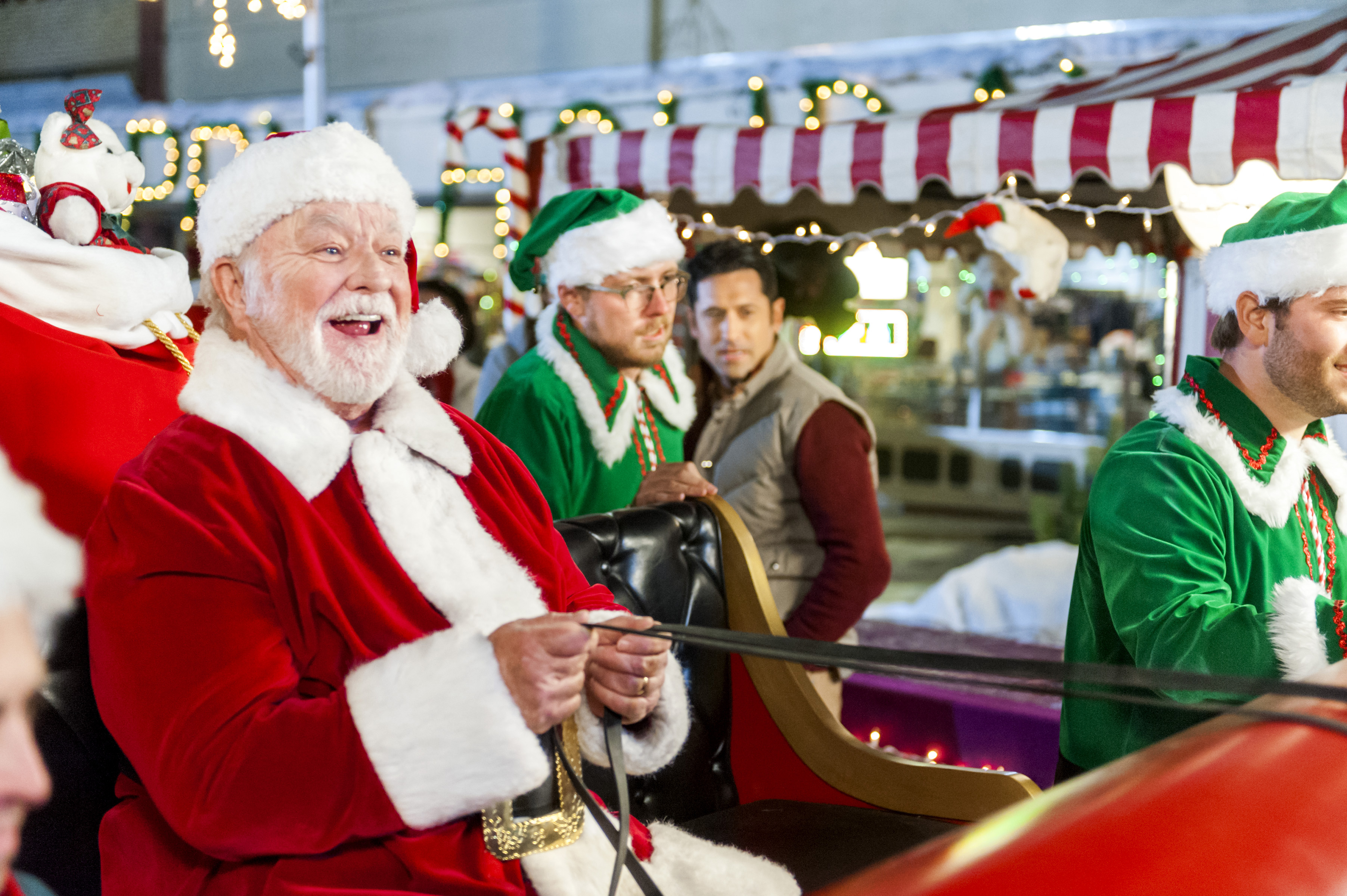 Still of Candace Cameron Bure, Brian Doyle-Murray and David O'Donnell in Christmas Under Wraps (2014)