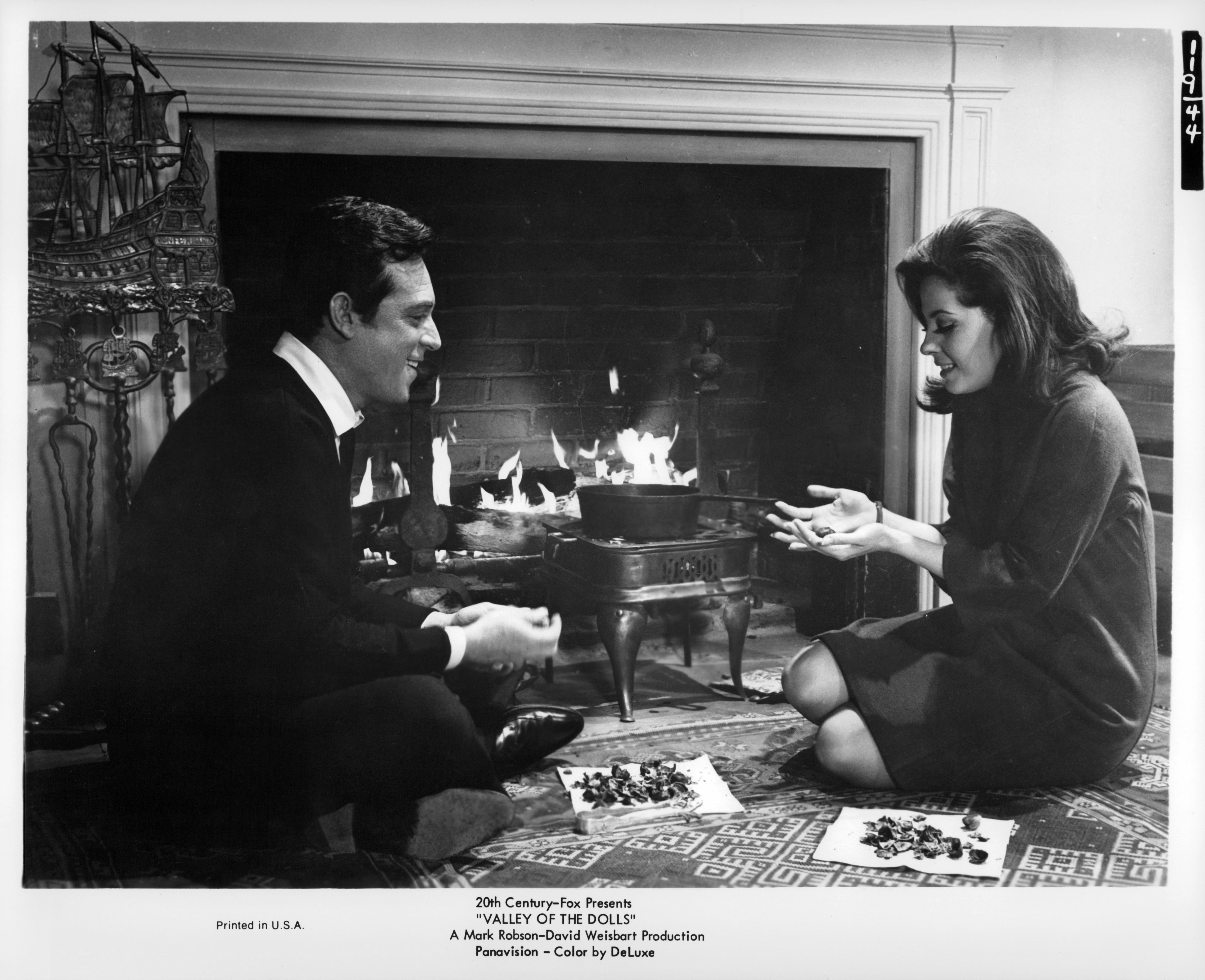 Still of Paul Burke and Barbara Parkins in Valley of the Dolls (1967)