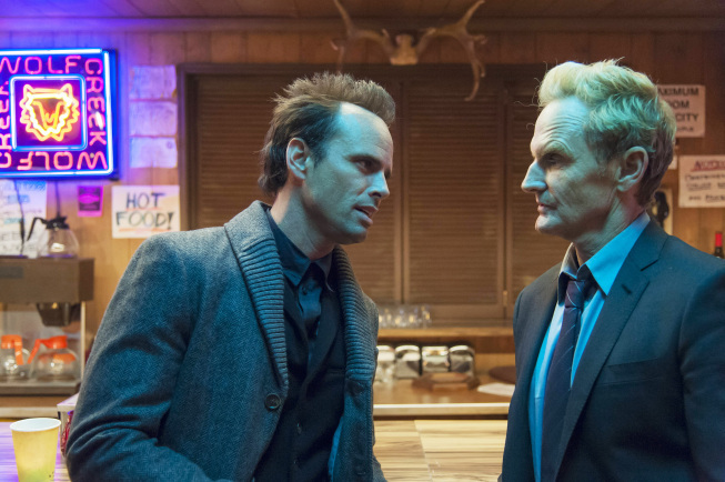 Still of Jere Burns and Walton Goggins in Justified (2010)