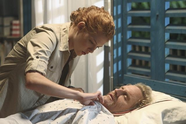 Still of Jere Burns and Rachelle Lefevre in Off the Map (2011)