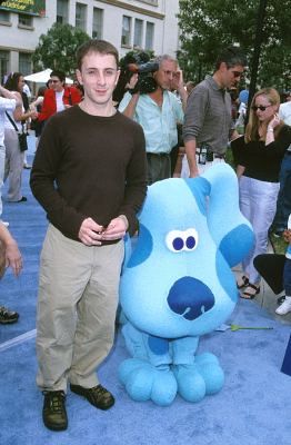 Steve Burns at event of Blue's Big Musical Movie (2000)