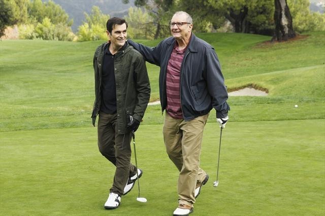 Still of Ty Burrell and Ed O'Neill in Moderni seima (2009)