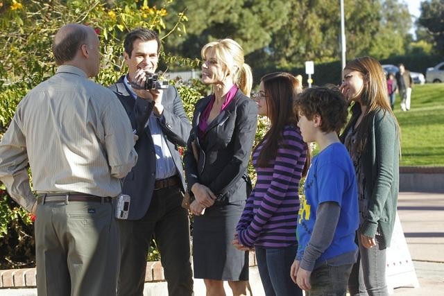 Still of Julie Bowen, Ty Burrell, Sarah Hyland, Ariel Winter and Nolan Gould in Moderni seima (2009)