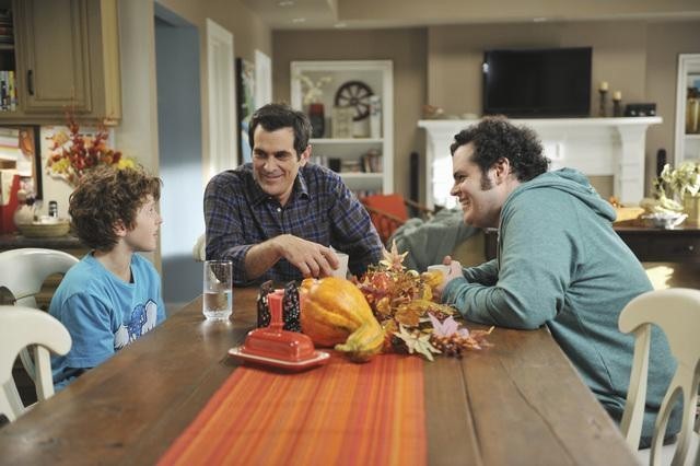 Still of Ty Burrell, Josh Gad and Nolan Gould in Moderni seima (2009)