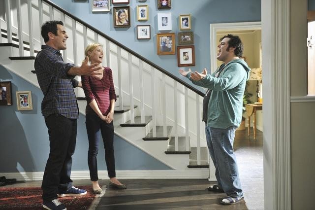 Still of Julie Bowen, Ty Burrell and Josh Gad in Moderni seima (2009)