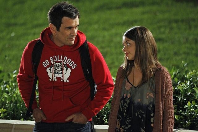 Still of Ty Burrell and Sarah Hyland in Moderni seima (2009)