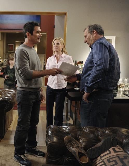 Still of Julie Bowen, Ty Burrell, Ed O'Neill and Nolan Gould in Moderni seima (2009)