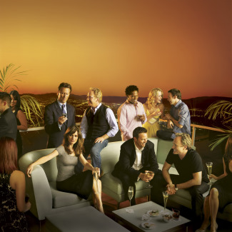 Amanda Peet, Matthew Perry, Steven Weber, Sarah Paulson, Timothy Busfield, D.L. Hughley, Bradley Whitford and Nate Corddry in Studio 60 on the Sunset Strip (2006)
