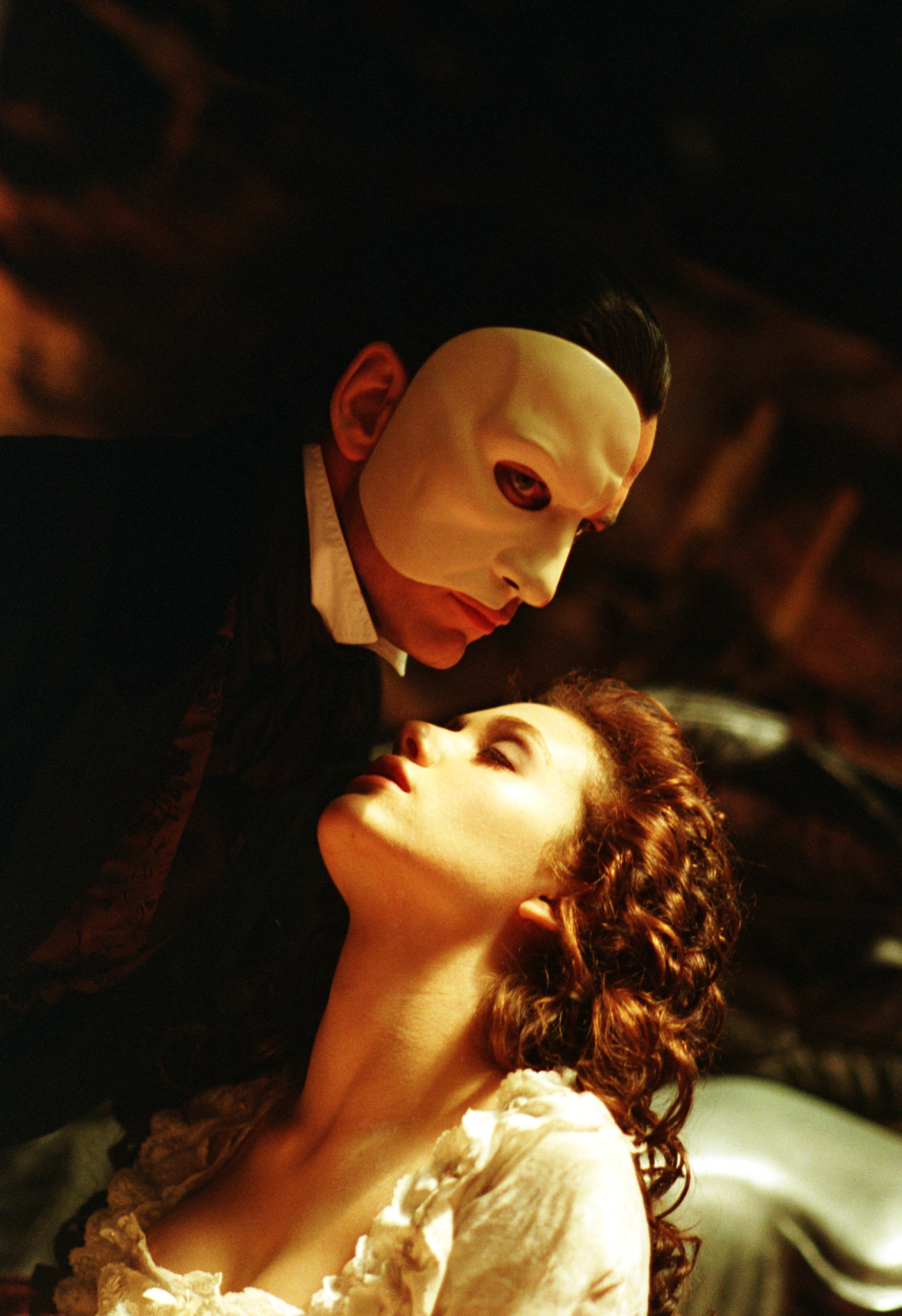 Still of Emmy Rossum and Gerard Butler in The Phantom of the Opera (2004)