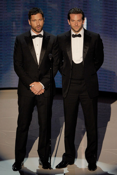 Gerard Butler and Bradley Cooper at event of The 82nd Annual Academy Awards (2010)