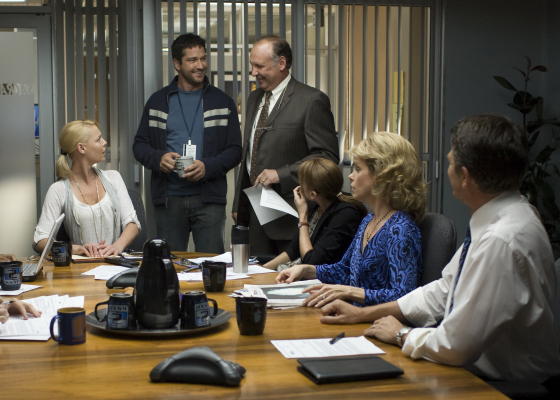 Still of Katherine Heigl, Gerard Butler, John Michael Higgins, Cheryl Hines, Nick Searcy and Bree Turner in Bjauri tiesa (2009)