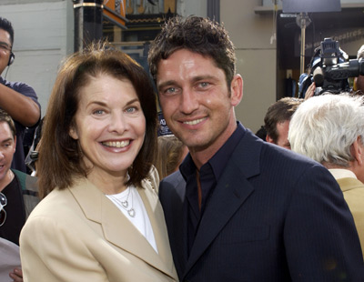 Sherry Lansing and Gerard Butler at event of Lara Croft Tomb Raider: The Cradle of Life (2003)