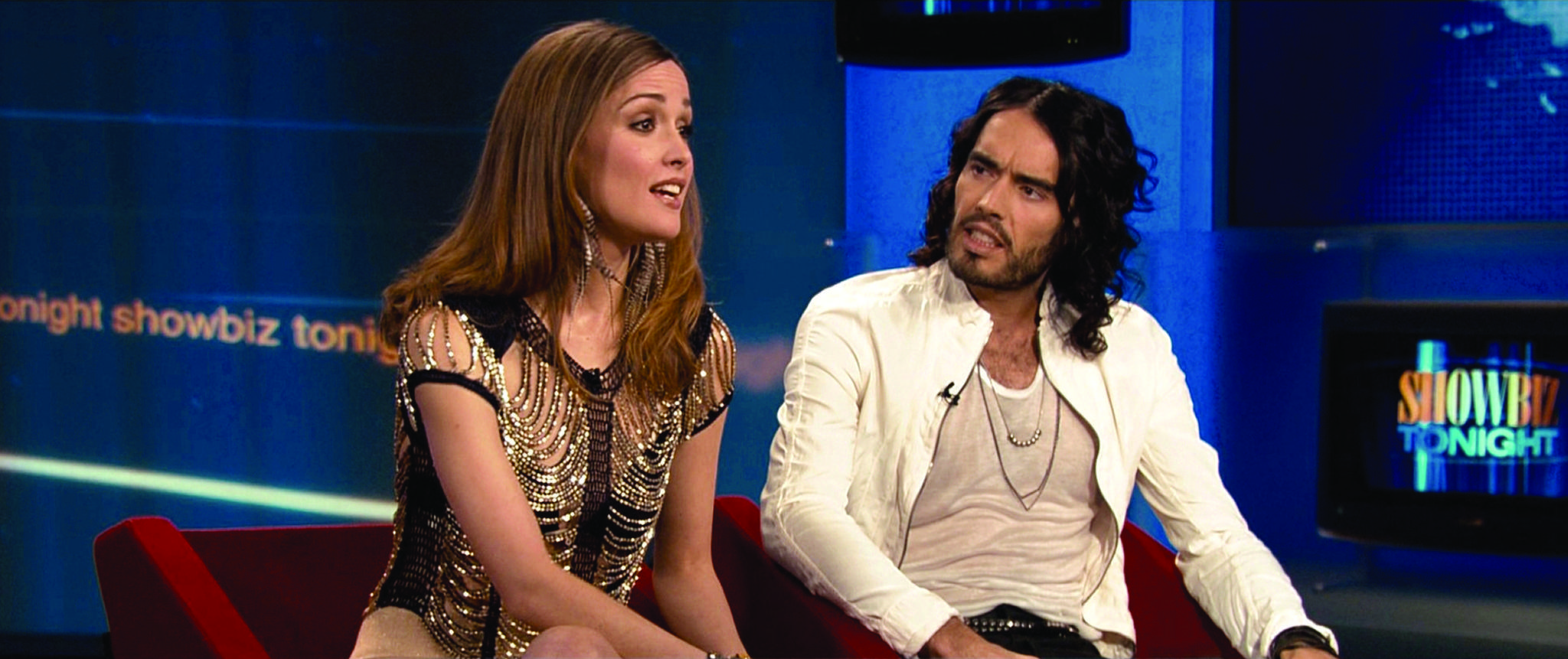 Still of Rose Byrne and Russell Brand in Get Him to the Greek (2010)