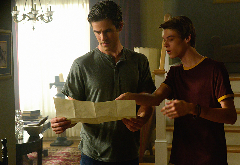 Still of Eddie Cahill and Colin Ford in Under the Dome (2013)