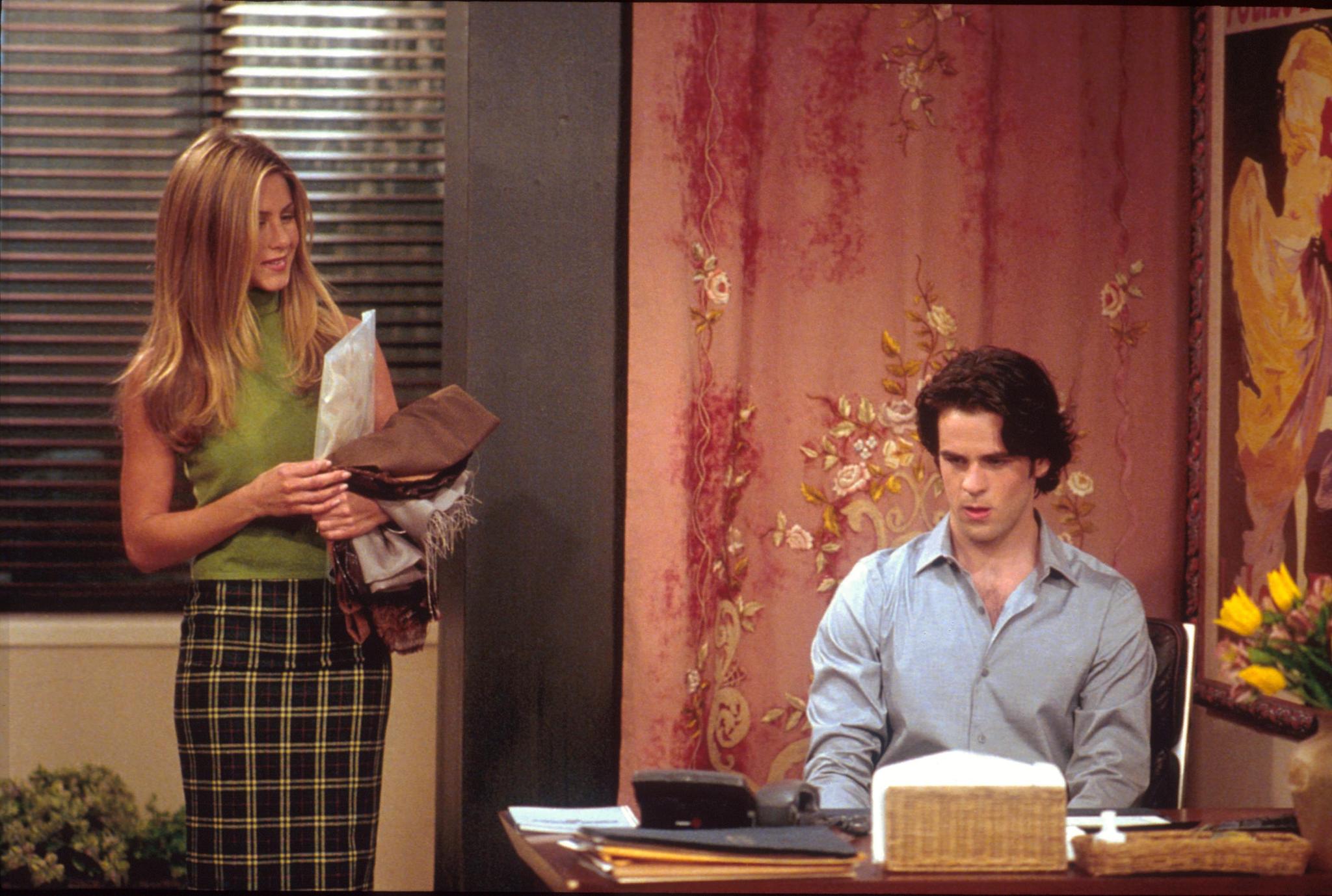 Still of Jennifer Aniston and Eddie Cahill in Draugai (1994)