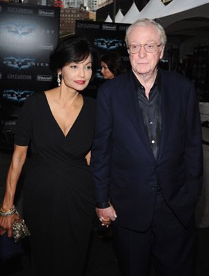 Michael Caine and Shakira Caine at event of Tamsos riteris (2008)